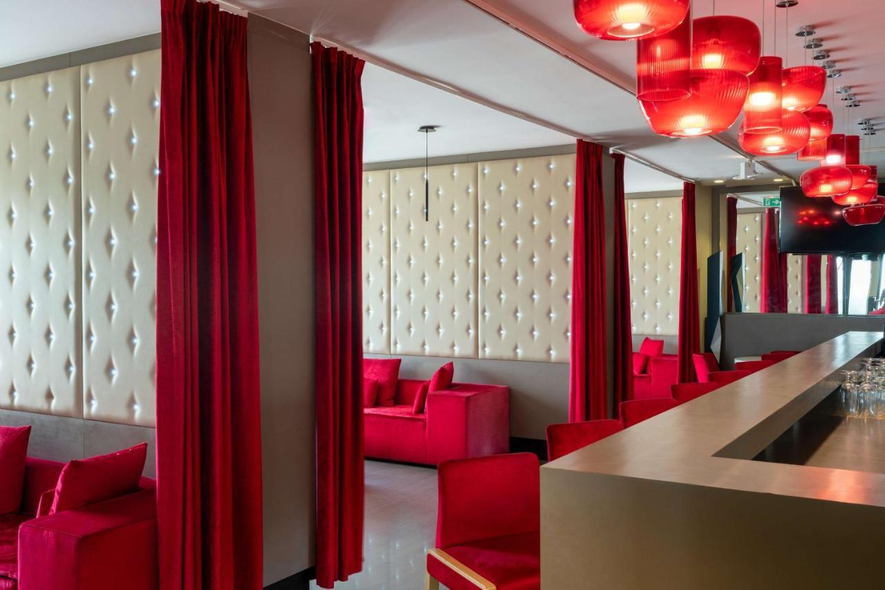 Radisson Blu Hotel NʼDjamena מראה חיצוני תמונה
