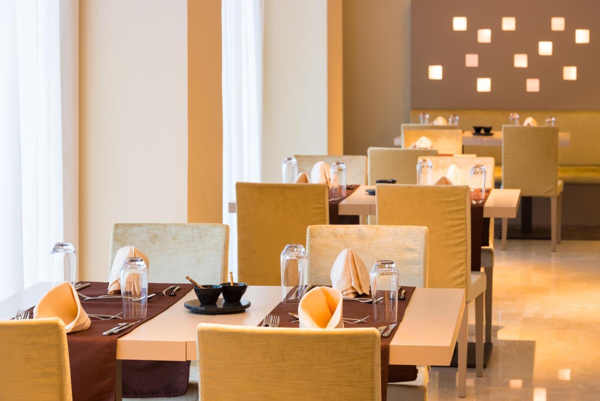 Radisson Blu Hotel NʼDjamena מראה חיצוני תמונה