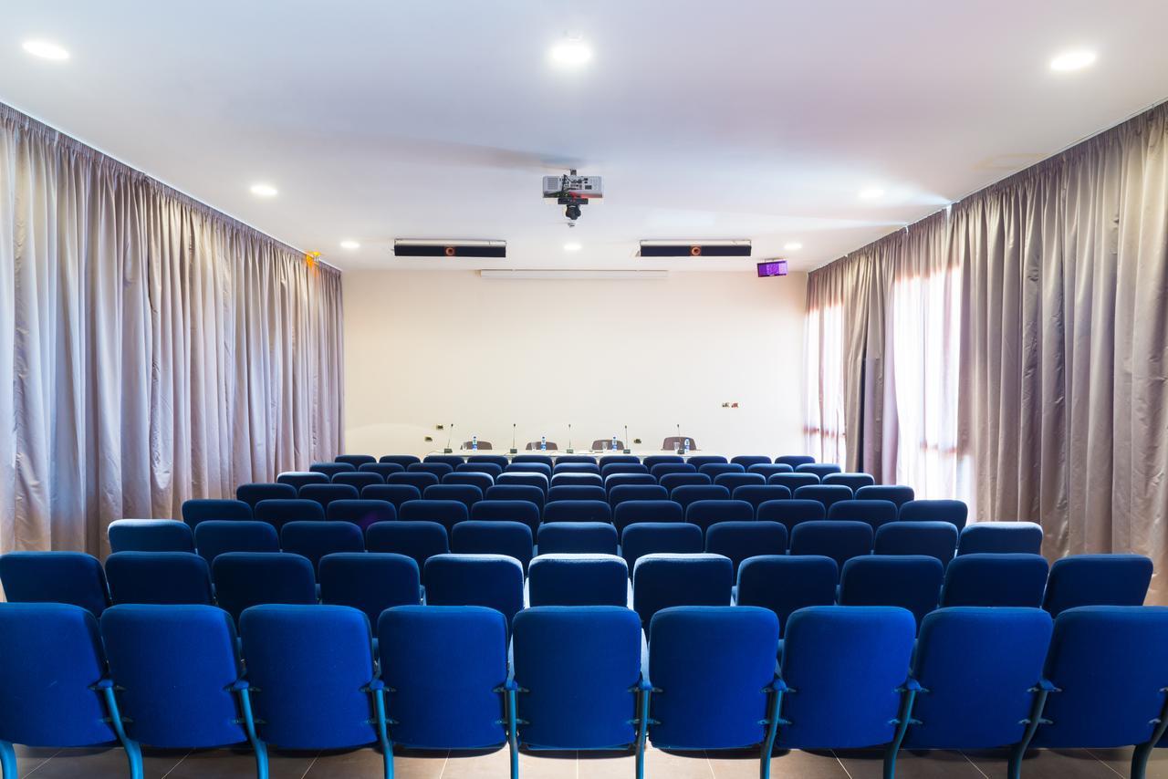 Radisson Blu Hotel NʼDjamena מראה חיצוני תמונה